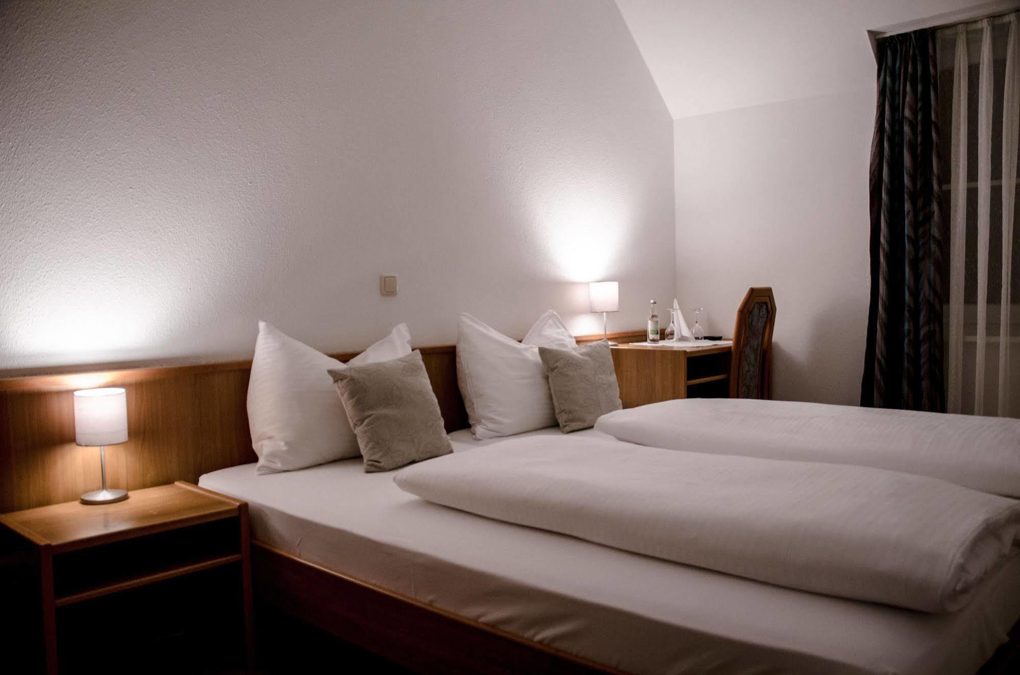Hotel Blaue Traube Шонгау Екстер'єр фото